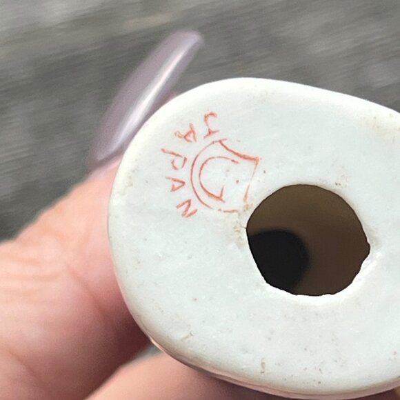 VINTAGE PORCELAIN JAPANESE FIGURINE Woman Umbrella 3.5” Asian Japan Makers Mark - Picture 9 of 10